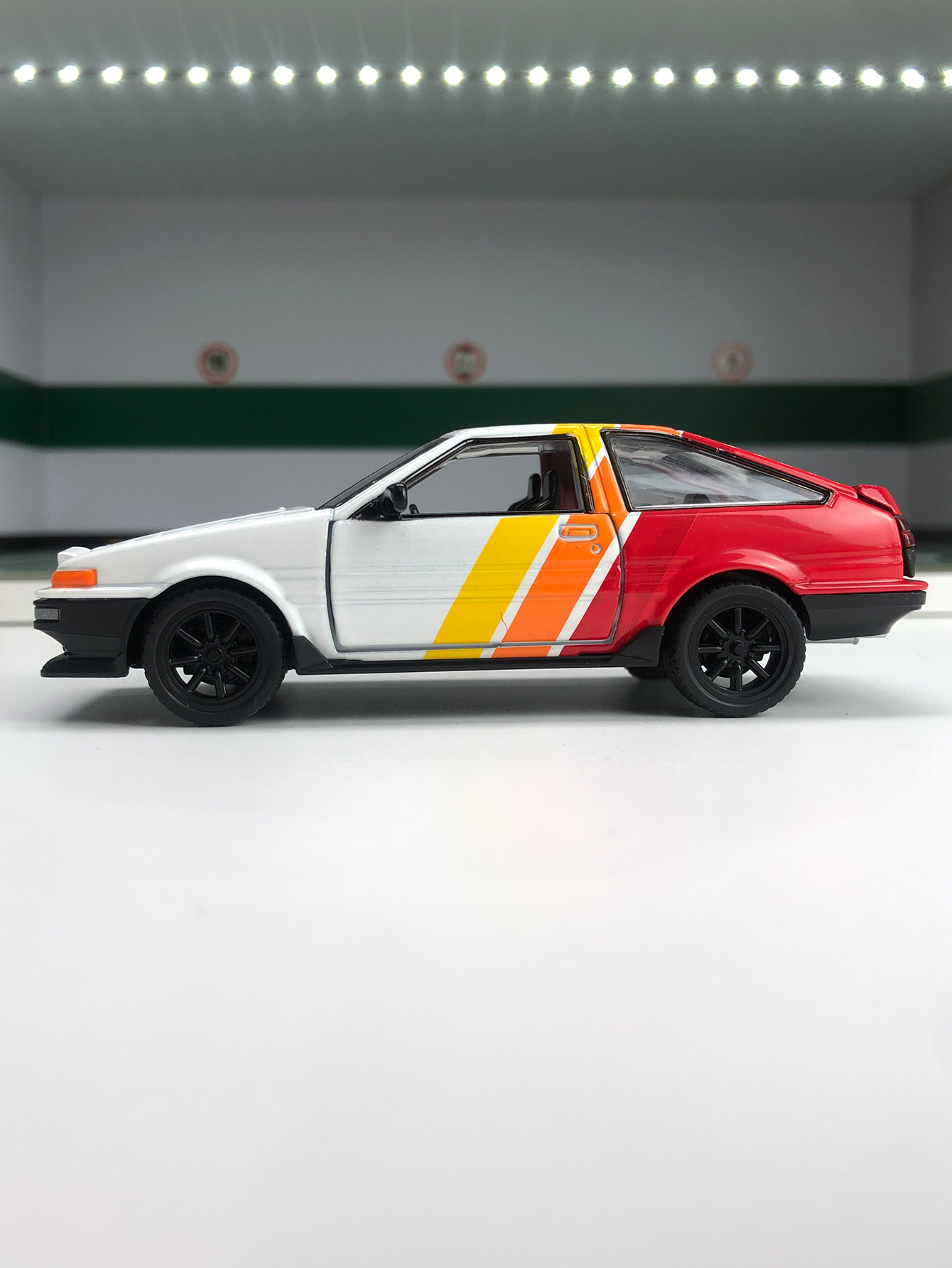 1: 37 simulation zinc alloy To - Model Kit Cars recensie en prijs